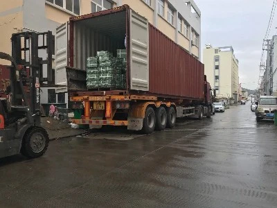 To containervarer er levert